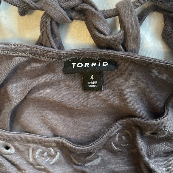 Torrid Gray Sleeveless Relaxed Tank Top - Picture 7 of 8